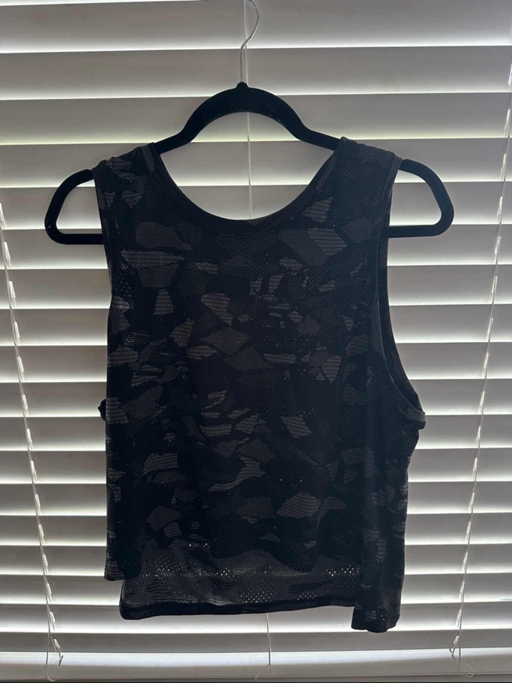 Women's Black Mesh Patterned Sleeveless Tank Top